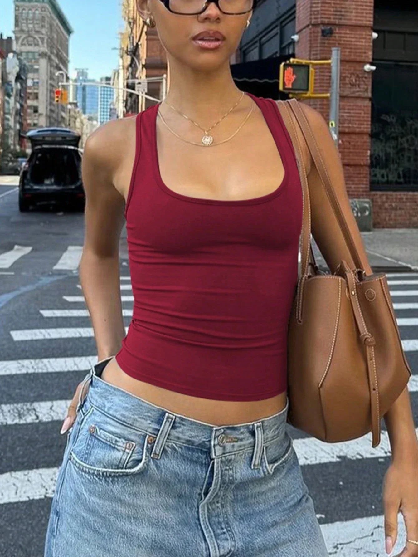 Burgundy slim-fit tank crop top