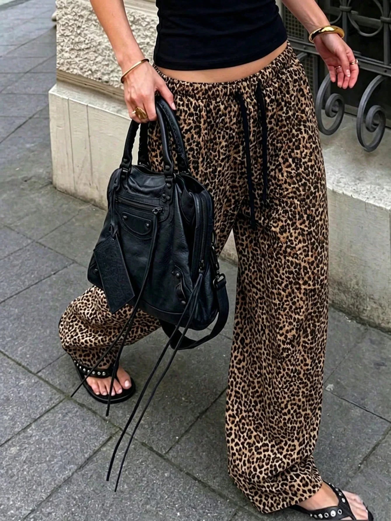 Brown wide-leg drawstring pants