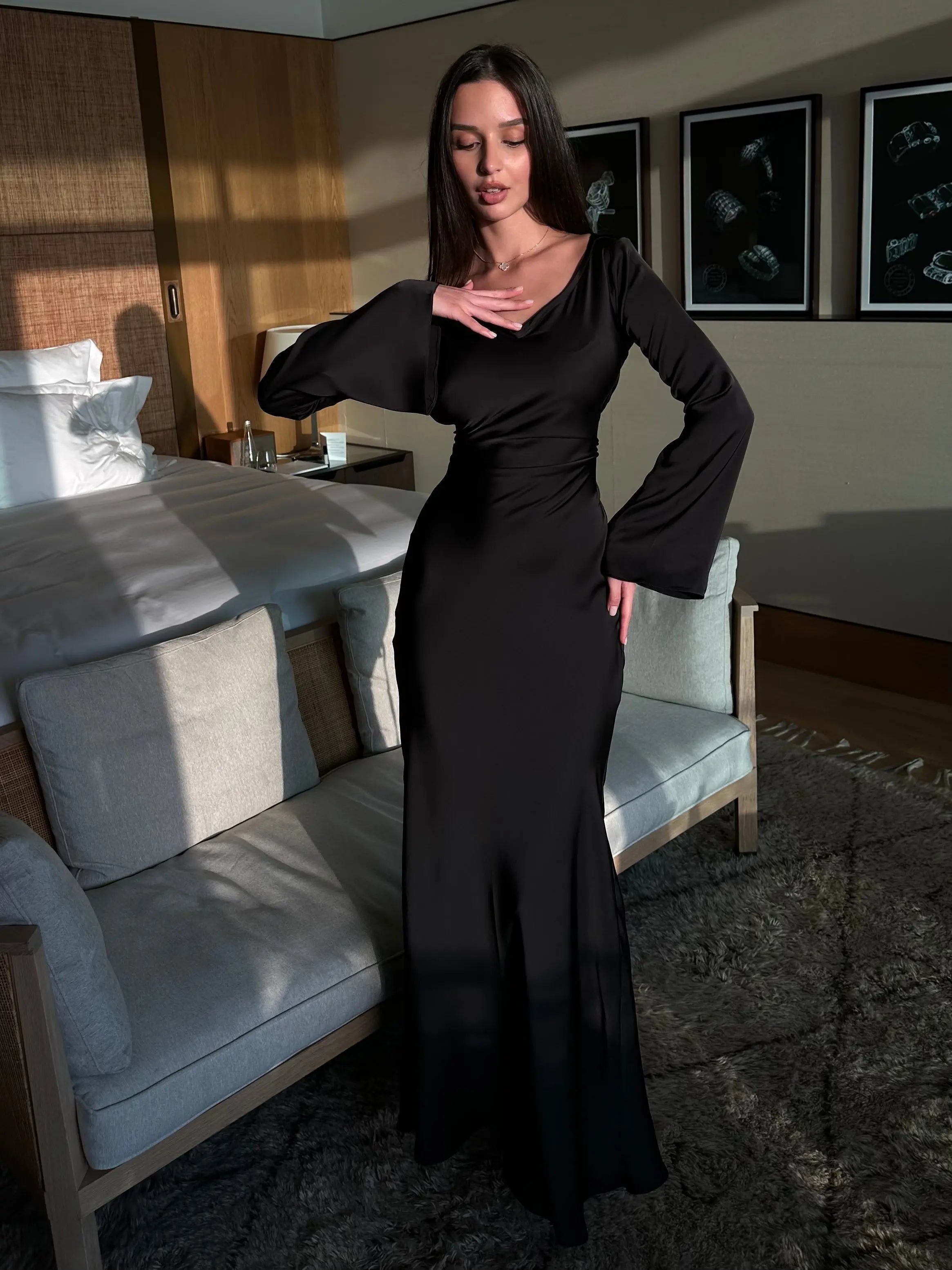 Elegant Collection | Long Sleeve Maxi Dress with Clean Lines | Versatile Style for Effortless Elegance