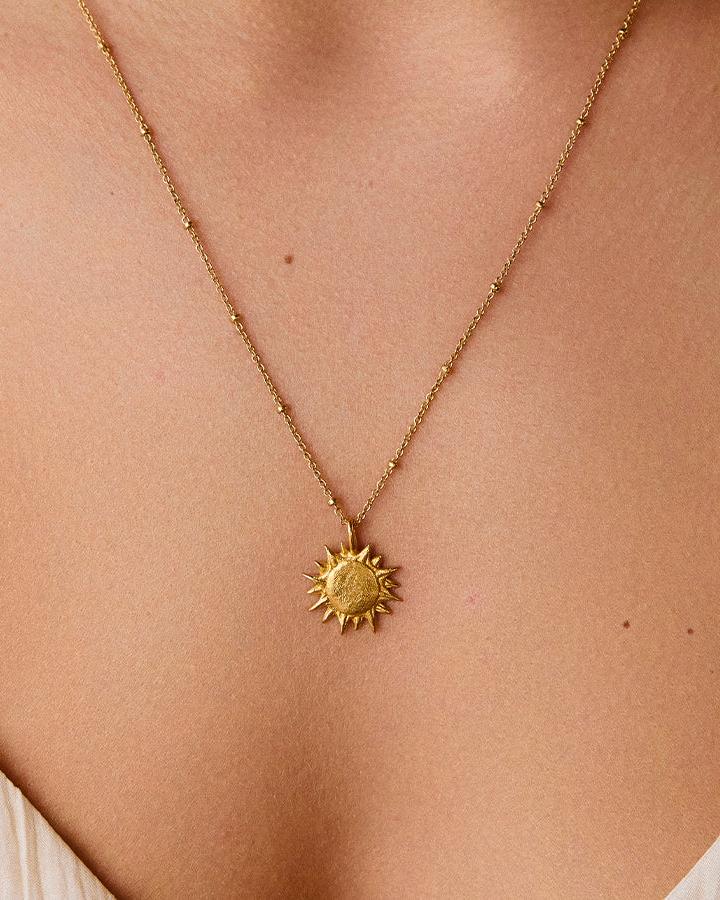 Solea Collection | Gold Necklace with Sun-Inspired Design | Elegant Accessory for Daily Inspiration